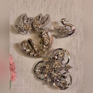 Vintage Rhinestone Jewelry Earrings & Brooches